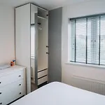 شقة Deluxe 2 Bed Flat In Patchway Near Aztec West And Cribbs Causeway