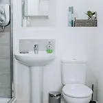 Deluxe 2 Bed Flat In Patchway Near Aztec West And Cribbs Causeway بريستول