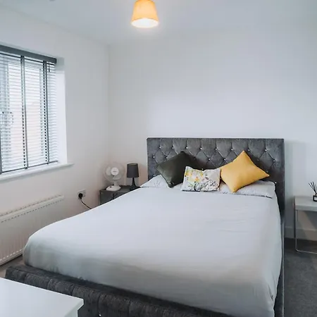 Deluxe 2 Bed Flat In Patchway Near Aztec West And Cribbs Causeway Бристоль
