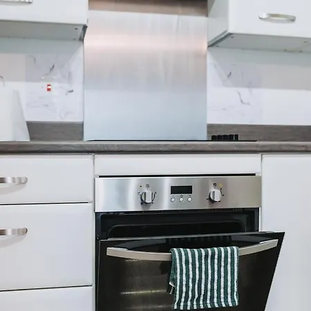 Deluxe 2 Bed Flat In Patchway Near Aztec West And Cribbs Causeway شقة بريستول