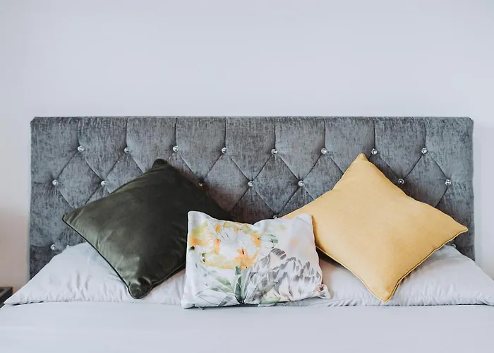 Deluxe 2 Bed Flat In Patchway Near Aztec West And Cribbs Causeway דירה