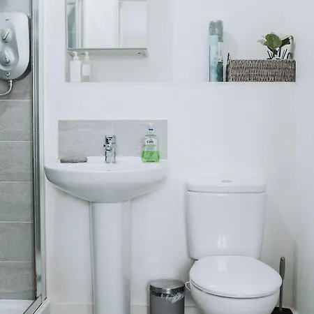 Deluxe 2 Bed Flat In Patchway Near Aztec West And Cribbs Causeway בריסטול