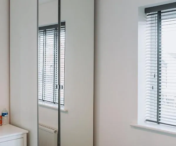 Deluxe 2 Bed Flat In Patchway Near Aztec West And Cribbs Causeway Apartman