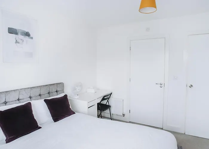 Deluxe 2 Bed Flat In Patchway Near Aztec West And Cribbs Causeway Apartman *